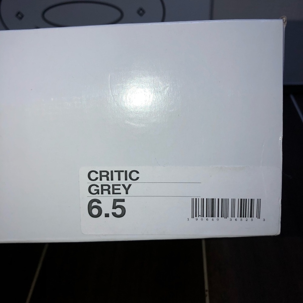 STEVE MADDEN: Grey Suede Critic Booties - Picture 7 of 7